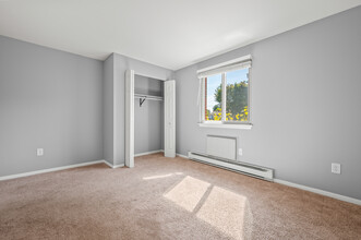 Pembrooke Court Apartments in Manchester, CT - Foto de edificio - Building Photo