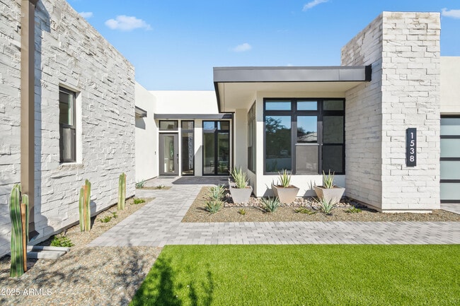 1538 W Wagon Wheel Dr in Phoenix, AZ - Building Photo - Building Photo