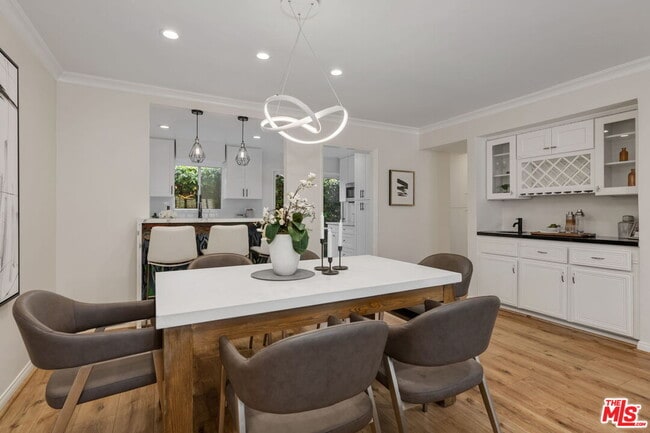 property at 843 N Martel Ave