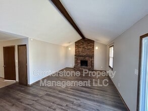 1024 Jana Dr in Lawrence, KS - Building Photo - Building Photo