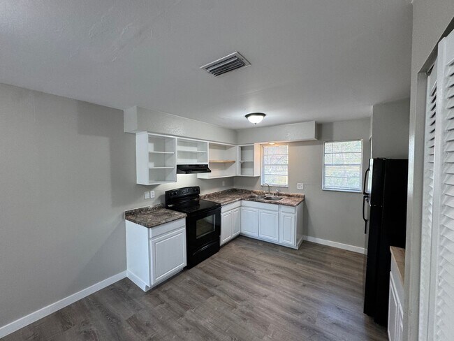 927 33rd Ave W in Bradenton, FL - Building Photo - Building Photo
