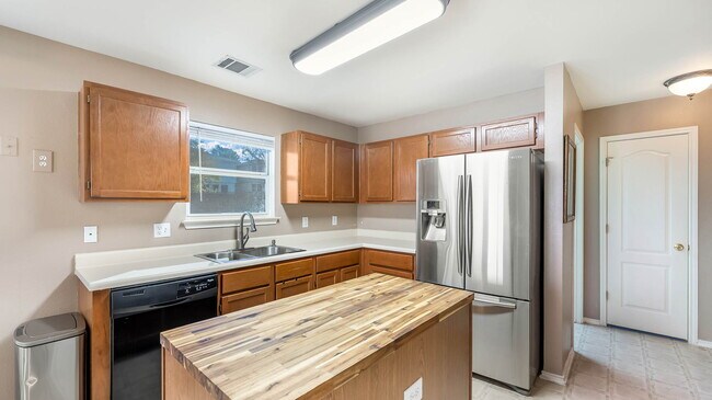 638 Coral Harbor in San Antonio, TX - Building Photo - Building Photo