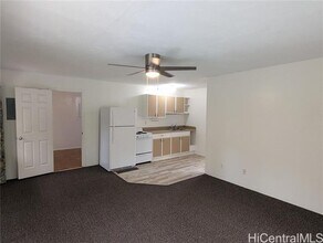 42-099-99 Old Kalanianaole Rd in Kailua, HI - Building Photo - Building Photo