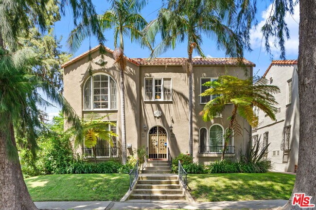 101 N Clark Dr in West Hollywood, CA - Building Photo - Building Photo