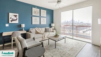 750 Fort Worth Ave in Dallas, TX - Building Photo