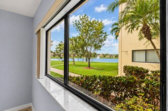 5310 Las Verdes Cir, Unit 106 in Delray Beach, FL - Building Photo - Building Photo