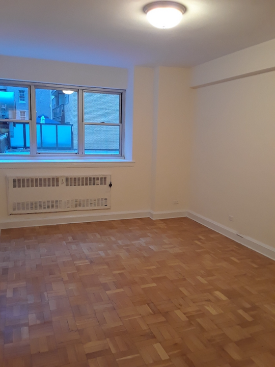 85 East End Ave-Unit -02G in New York, NY - Building Photo