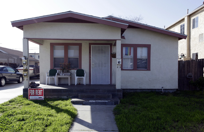 4654 Bancroft St in San Diego, CA - Building Photo - Building Photo