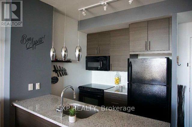 70-1870 Forest Manor Rd in Toronto, ON - Building Photo - Building Photo