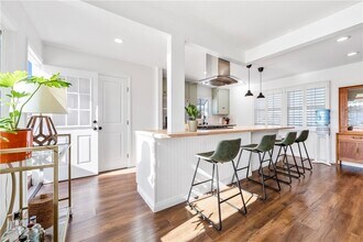 5052 Audrey Dr in Huntington Beach, CA - Foto de edificio - Building Photo