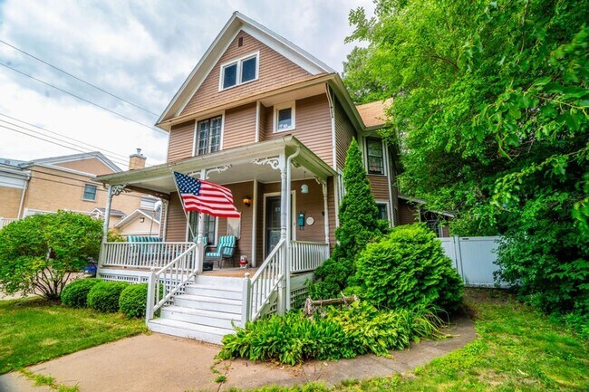 property at 1215 King St