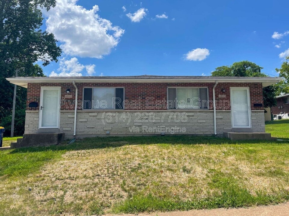 4081 Esseldale Dr in St. Ann, MO - Building Photo