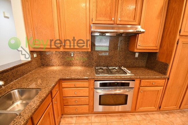 7712 Goldfish Way in San Diego, CA - Building Photo - Building Photo