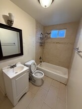 1906 N Giddings St in Visalia, CA - Building Photo - Building Photo