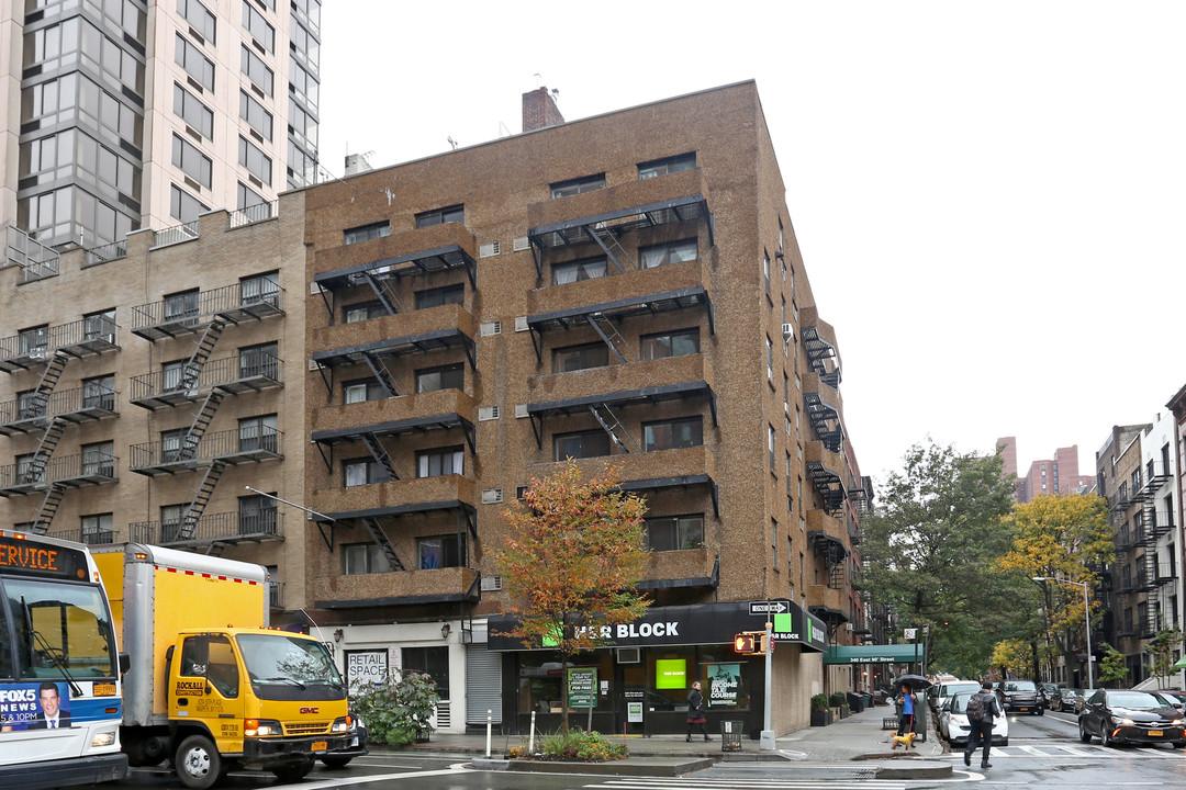 338-340 E 90th St in New York, NY - Building Photo