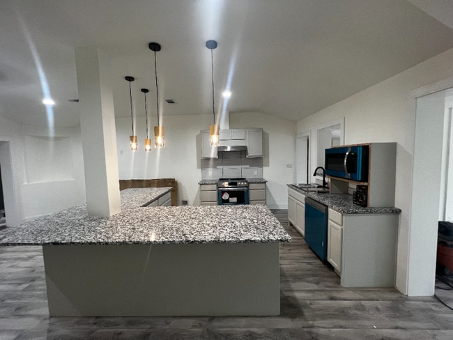 208 Cliffdale Ave in Dallas, TX - Building Photo - Building Photo