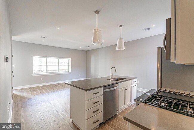 5412 Chancellor St in Philadelphia, PA - Foto de edificio - Building Photo