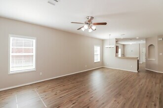 718 Neap Ct in Crosby, TX - Building Photo - Building Photo