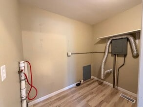 713 Riverside St NW in Fort Dodge, IA - Building Photo - Building Photo