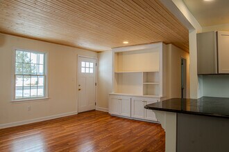 7121 Quaker Neck Rd in Chestertown, MD - Foto de edificio - Building Photo