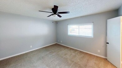 Sierra Meadows in Clovis, CA - Foto de edificio - Building Photo