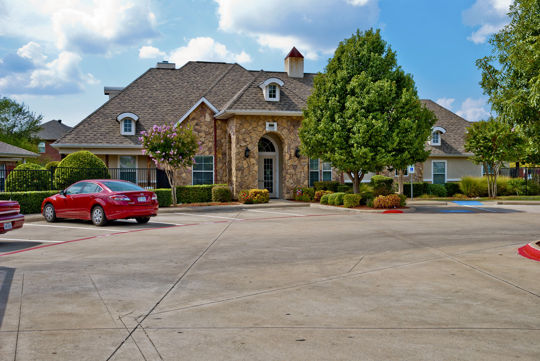 Bachon Townhomes in Wylie, TX - Building Photo