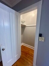 6442 N Bosworth Ave in Chicago, IL - Foto de edificio - Building Photo