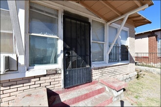 3519 Douglas Ave in El Paso, TX - Foto de edificio - Building Photo