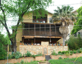 Heritage Arms Apartments in Austin, TX - Building Photo - Building Photo