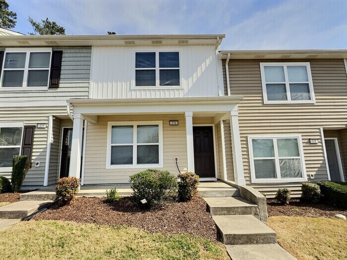 100 Stratford Lakes Dr in Durham, NC - Building Photo