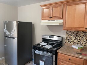 384 E 9th Ave in Roselle, NJ - Building Photo - Building Photo