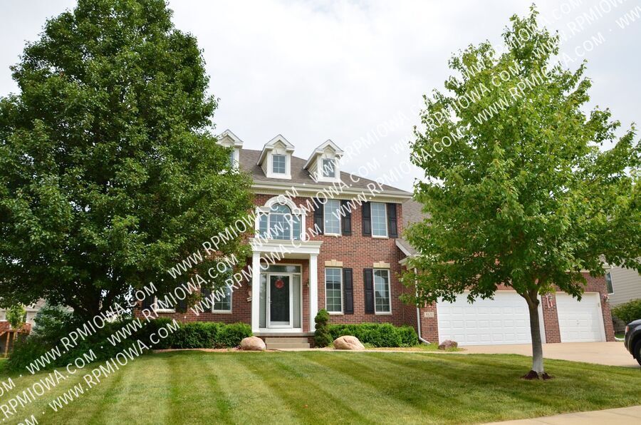 4631 Timberline Dr in West Des Moines, IA - Building Photo