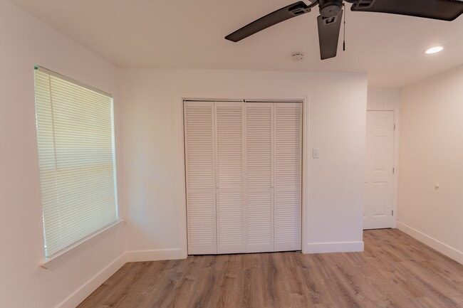 1103 N Grant Dr in Sherman, TX - Building Photo - Building Photo