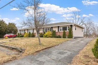 45 Kinglet Dr in Shrewsbury, MA - Building Photo - Building Photo