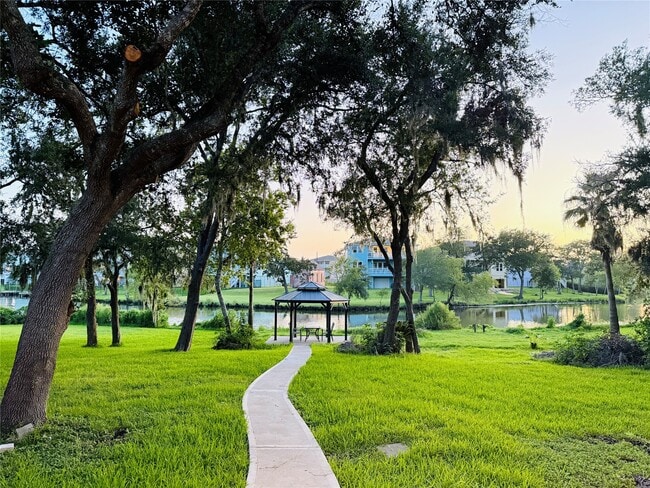 3936 Wagon Rd in Dickinson, TX - Building Photo - Building Photo