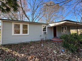 2430 US Highway 301 N in Jacksonville, FL - Building Photo