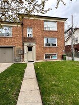 204 O'Connor Dr in Toronto, ON - Building Photo
