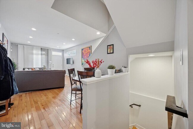 2002 Titan St in Philadelphia, PA - Building Photo - Building Photo