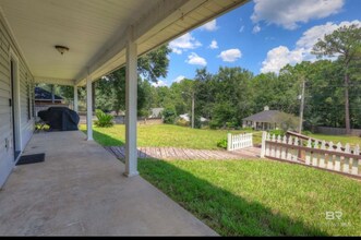 128 Richmond Rd in Daphne, AL - Foto de edificio - Building Photo