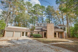 605 Jeff Davis Ct in Conroe, TX - Building Photo - Building Photo