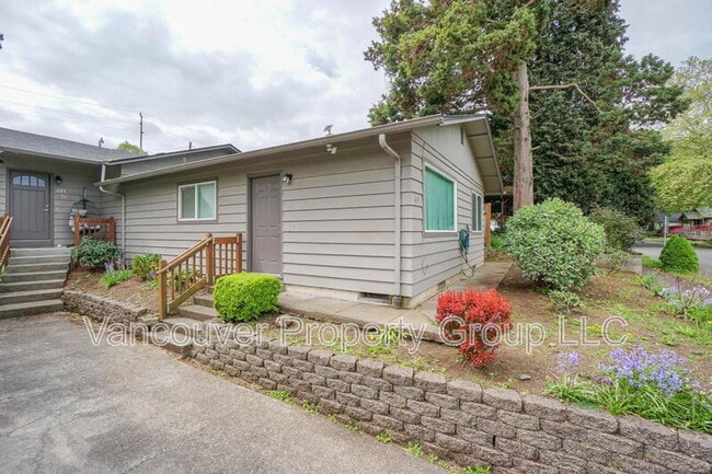609 W McLoughlin Blvd in Vancouver, WA - Building Photo - Building Photo