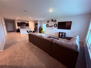 16721 Porterfield Ln in Justin, TX - Building Photo - Building Photo