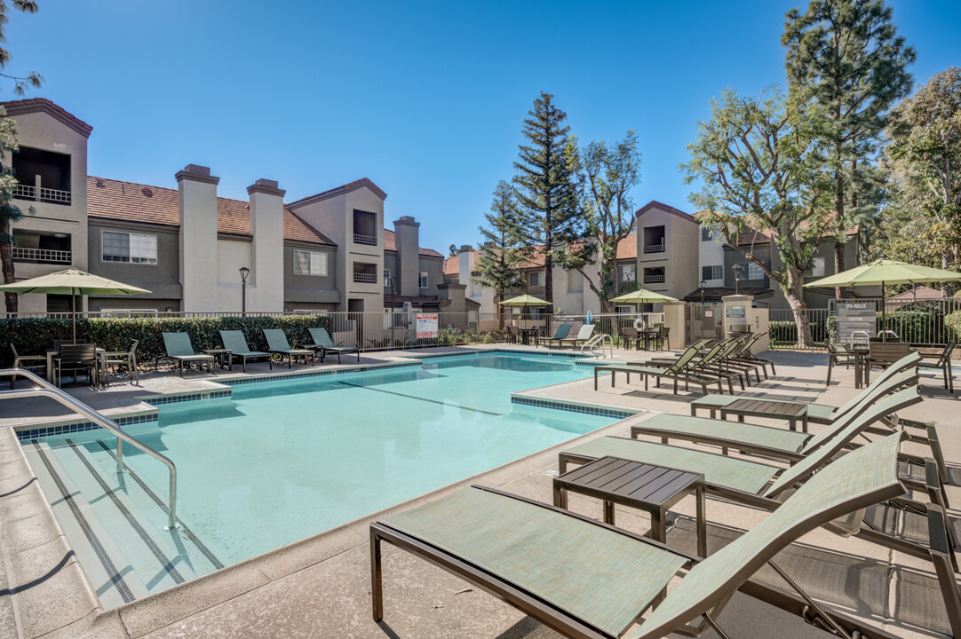 The Bluffs in Rancho Cucamonga, CA - Foto de edificio