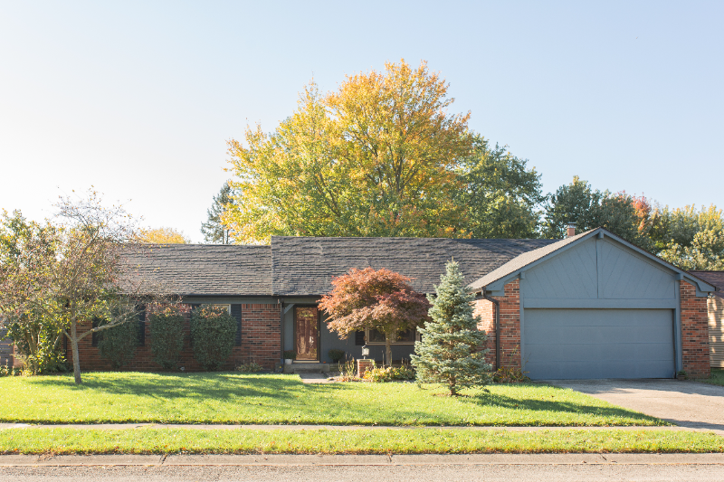 8129 Warbler Way in Indianapolis, IN - Foto de edificio