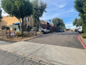 713 Alturas Ln in Fallbrook, CA - Building Photo - Building Photo