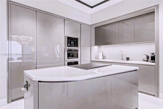 18975 Collins Ave, Unit 4303 in Sunny Isles Beach, FL - Building Photo - Building Photo