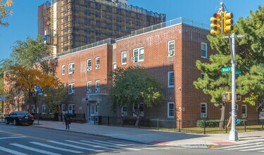 235 Linden St in Brooklyn, NY - Building Photo - Building Photo