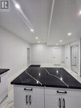 1432 Yellow Rose Cir in Oakville, ON - Building Photo - Building Photo