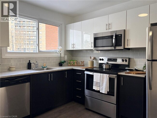 77 Tindale Ct in Hamilton, ON - Building Photo - Building Photo