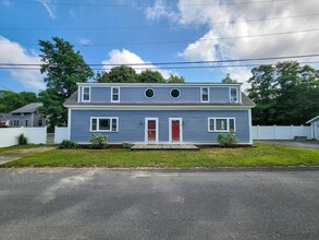 44 Washburn St in Bourne, MA - Building Photo - Building Photo